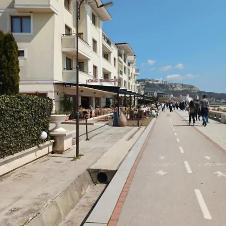Elia, Complex Carpe Diem, Balchik, Free Parking Apartment *